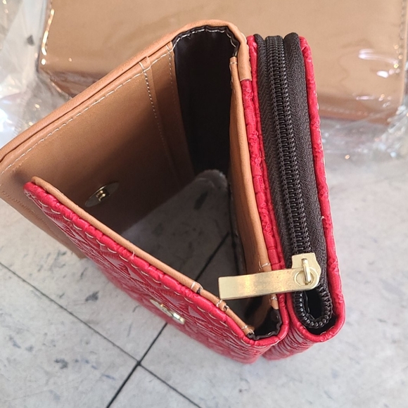 Wallet - Picture 2 of 3
